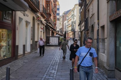 Calle de Teresa Gil en la actualidad. -J.M. LOSTUA