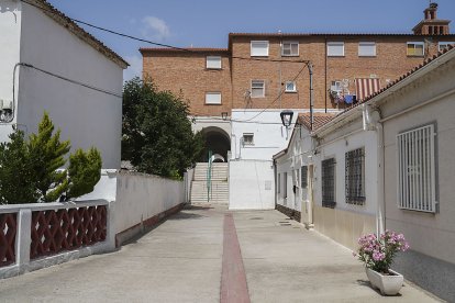 Calle Chica. J. M. LOSTAU
