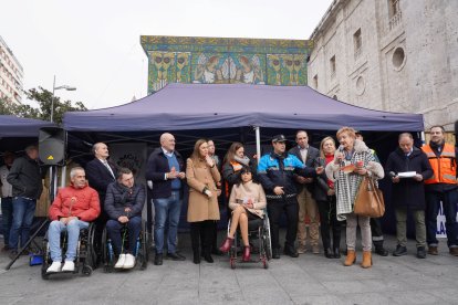 Conmemoración del Día Mundial en Recuerdo de las Víctimas de Accidentes de Tráfico en Valladolid con la presencia de la delegada del gobierno en Castilla y León, Virginia Barcones, y el alcalde, Jesús Julio Carnero - ICAL