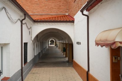 Arco de entrada desde la calle Escondida a la Plaza Porticada de Valladolid - J.M. LOSTAU