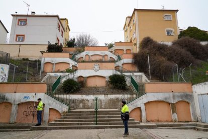 Escaleras en la Plaza Porticada de Valladolid que conectan con la calle de la Veleta - J.M. LOSTAU