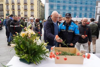 Conmemoración del Día Mundial en Recuerdo de las Víctimas de Accidentes de Tráfico en Valladolid con la presencia de la delegada del gobierno en Castilla y León, Virginia Barcones, y el alcalde, Jesús Julio Carnero - ICAL