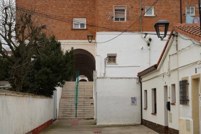 Arco de entrada desde la calle Chica a la Plaza Porticada de Valladolid - J.M. LOSTAU