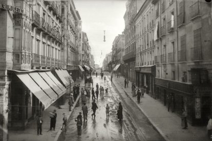 Calle Duque de la Victoria en 1910. -ARCHIVO MUNICIPAL VALLADOLID