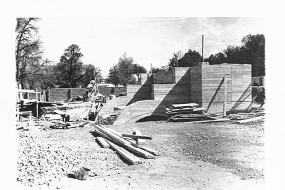 Puente del Poniente en 1954. -ARCHIVO MUNICIPAL VALLADOLID
