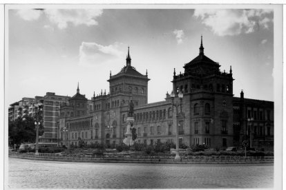 Vista de la Plaza Zorrilla. -ARCHIVO MUNICIPAL VALLADOLID