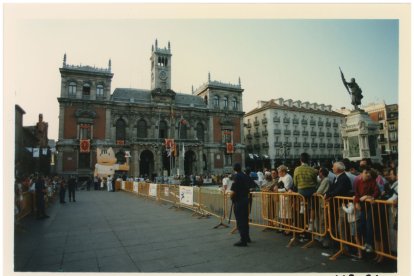 Llegada de la antorcha olímpica en 1992. -ARCHIVO MUNICIPAL VALLADOLID