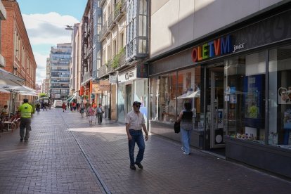 Calle de Teresa Gil en Valladolid. -J.M. LOSTAU