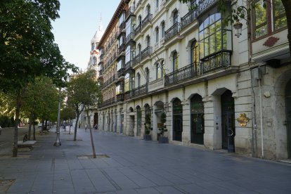 Vista de la acera de Recoletos en la actualidad. -J.M. LOSTAU