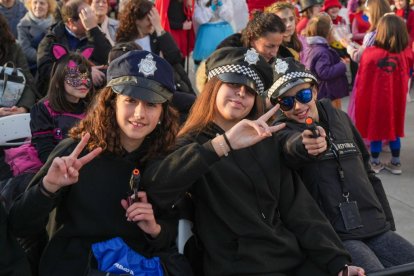 Desfile de disfraces en el Centro Cívico Canal de Castilla de Valladolid. -PHOTOGENIC.
