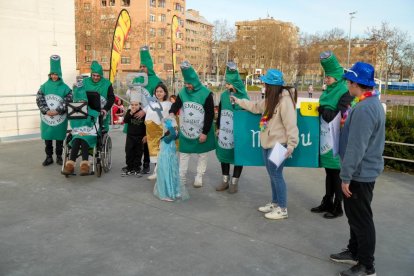 Desfile de disfraces en el Centro Cívico Canal de Castilla de Valladolid. -PHOTOGENIC.