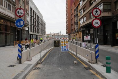 Así luce este jueves día 30 el túnel de Panaderos en Valladolid.- J. M. LOSTAU