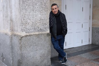 Eduard Fernández en la presentación de 'Todas las canciones de amor' en el Teatro Calderón.- ICAL