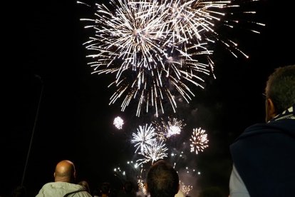 Fuegos artificiales. Martes día 6. PHOTOGENIC