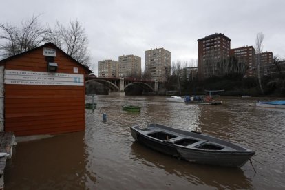 Subida del caudal del río Pisuerga a su paso por Valladolid. PHOTOGENIC