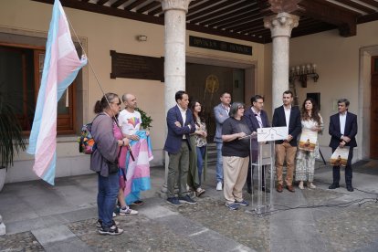La Diputación de Valladolid conmemora el Día LGTBIAQ+.- ICAL