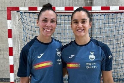 Amaia González de Garibay y María Prieto O'Mullony. / EL MUNDO