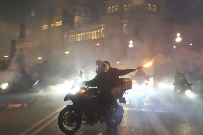 Tradicional desfile de antorchas de la concentración Pingüinos 2022 para reconocer a los motores fallecidos. -ICAL