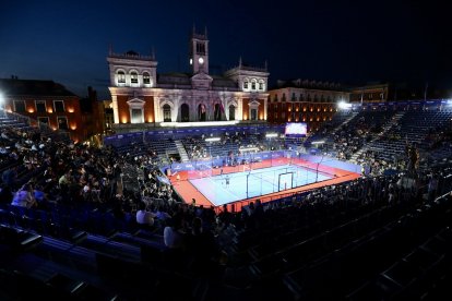 Vista panorámica del Valladolid Master en la Plaza Mayor en el inicio del cuadro de 1/16 de final. / MONTSE ÁLVAREZ