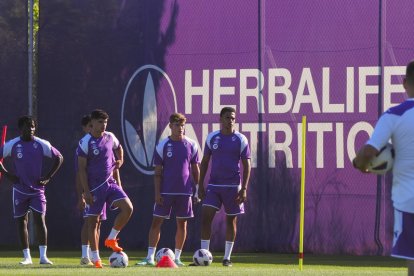 Primer entrenamiento del Real Valladolid 2023-24/ PHOTOGENIC/MIGUEL ÁNGEL SANTOS