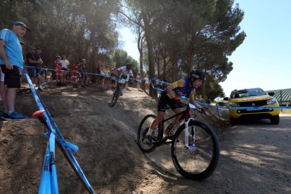 Tercera jornada en el Campeonato Escolar de Ciclismo en Valladolid. BTT infantil femenino. / . M. A.