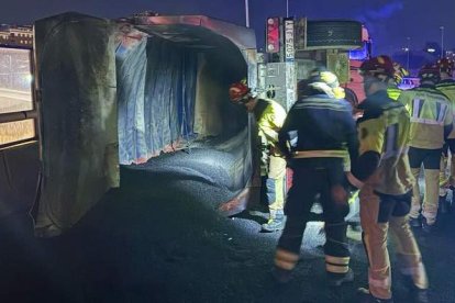 Imagen tras el accidente.- BOMBEROS