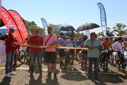 Tercera jornada en el Campeonato Escolar de Ciclismo en Valladolid.. Salida femenino infantil. M. A.
