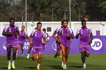 Primer entrenamiento del Real Valladolid 2023-24/ PHOTOGENIC/MIGUEL ÁNGEL SANTOS