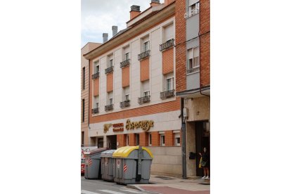 Residencia de la tercera edad Esperanza en el Camino de la Esperanza en el barrio de La Farola en la actualidad. - PHOTOGENIC