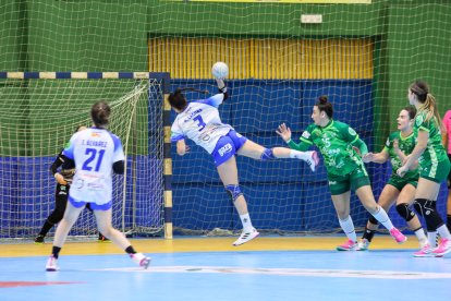 Partido entre Rocasa y Caja Rural Aula. / LOF