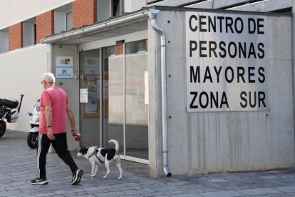 Centro de personas mayores Zona Sur en el barrio de La Farola en la actualidad. - PHOTOGENIC