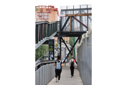 Pasarela en el Camino de la Esperanza en el barrio de La Farola en la actualidad. - PHOTOGENIC