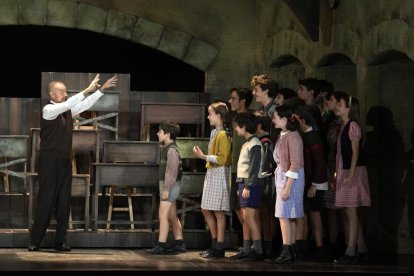 Estreno de Los Chicos del Coro en el Teatro Calderón.- J. M. LOSTAU