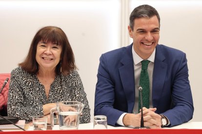 Reunión de la nueva Comisión Ejecutiva Federal del PSOE.En la imagen la presidenta del PSOE, Cristina Narbona y el secretario general, Pedro Sánchez. -ICAL