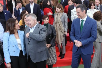 Reunión de la nueva Comisión Ejecutiva Federal del PSOE. En ola imagen la nueva portavoz del PSOE, Esther Peña, el diputado Santos Cerdán y el secretario general del Partido, Pedro Sánchez. -ICAL