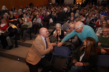 Homenajea las personas mayores voluntarias de sus centros de Vida Activa - E.M.