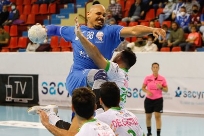 Recoletas Atlético Valladolid - Antequera. / J. M. LOSTAU