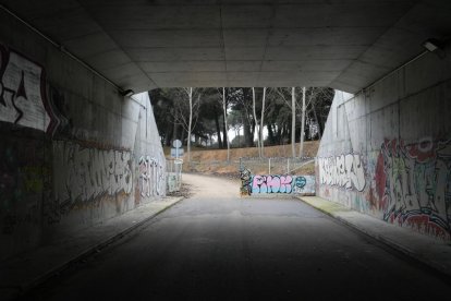 Paso subterráneo de la calle Mirto, ya construido. J.M. LOSTAU