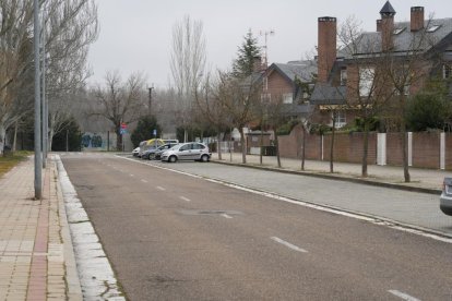 El paso para bicis y peatones de la calle Anselmo Miguel Nieto se encuentra pendiente de proyecto. J.M. LOSTAU
