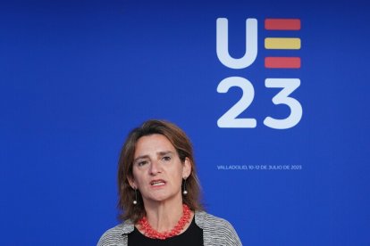 La vicepresidenta tercera y ministra para la Transición Ecológica y el Reto Demográfico, Teresa Ribera, ofrece declaraciones antes de la reunión informal de ministros de Medio Ambiente y Energía en Valladolid. -ICAL