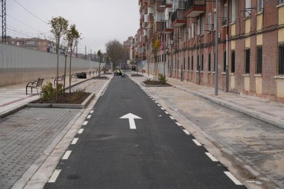 Terminadas las obras del borde del corredor ferroviario y pendiente de inauguración en la Calle Seo. J.M. LOSTAU