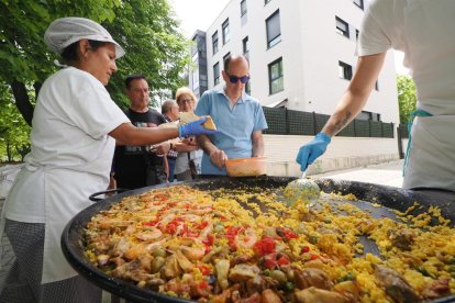 Paellada popular en el último día de las fiestas de Covaresa. -PHOTOGENIC