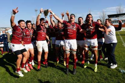 Alcobendas levanta el título como campeón de la Supercopa de España. / LOSTAU