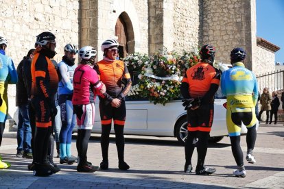 20230211. Iscar. Foto: Joaquín Rivas / Photogenic. Misa funeral por la ciclista Estela Domínguez, hija del también corredor Juan Carlos Domínguez.