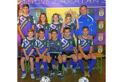 Jugadores y técnico delalevín B.