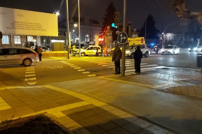 Accidente en la estación de trenes de Valladolid con dos turismos implicados. E.M.