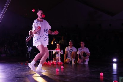 Circo contemporáneo 'Tiempo al viento'.- PHOTOGENIC