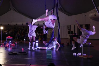 Circo contemporáneo 'Tiempo al viento'.- PHOTOGENIC