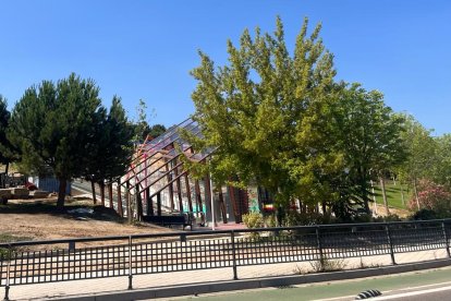 El elevador de la ladera este de Parquesol entra en pleno funcionamiento. E. M.