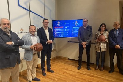 Presentación de los torneos de baloncesto femenino de selecciones de Pedrajas de San Esteban y Olmedo. / G. V.